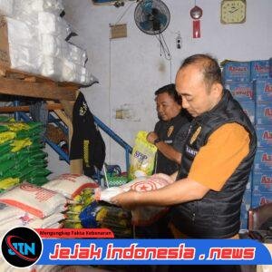 *Satgas Pangan Polres Bondowoso Pastikan Harga Beras di Pasar Induk Sesuai HET*