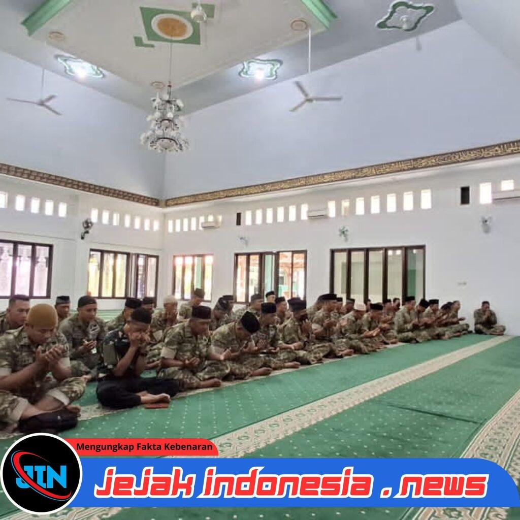 Jelang HUT TNI ke-81, Kodim 0825/Banyuwangi Panjatkan Doa Bersama di Masjid Ahmad Yani
