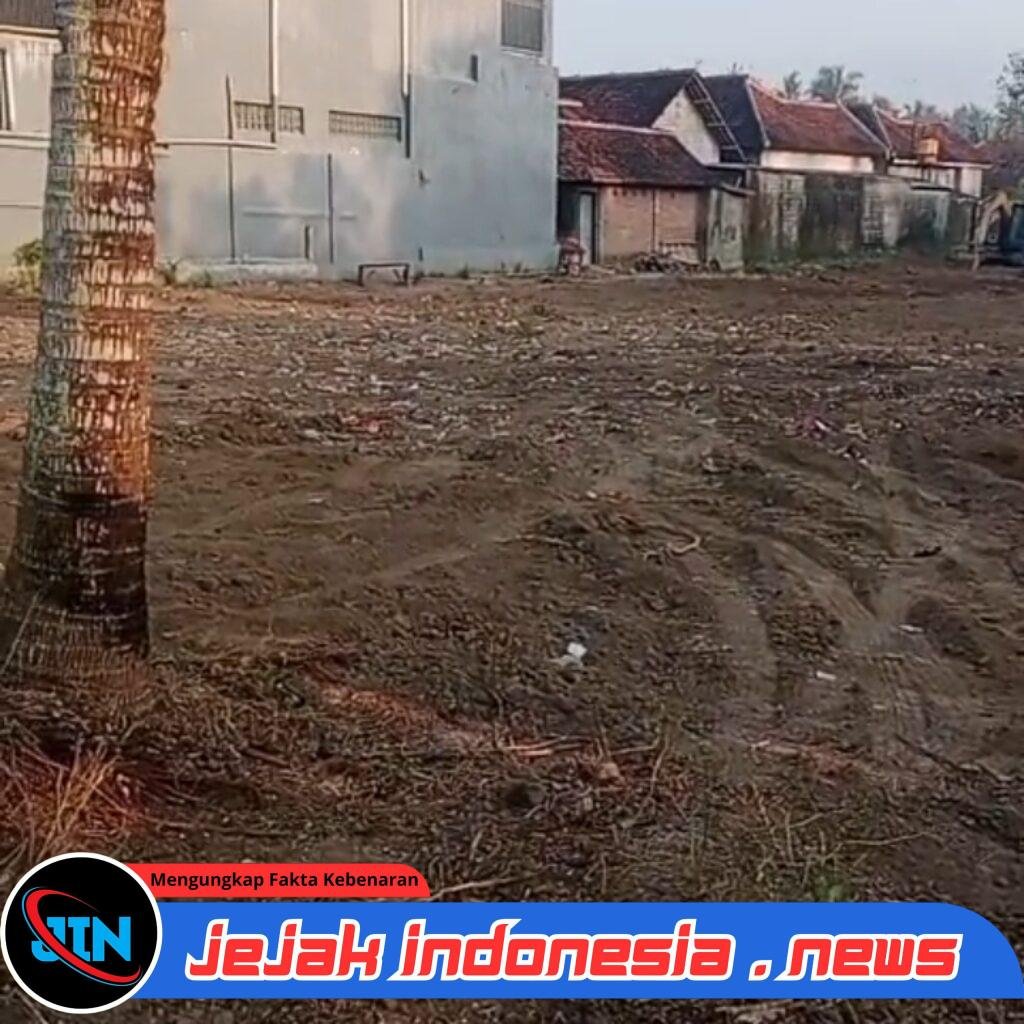 DUGAAN JUAL BELI TANAH KAPLING ILEGAL DI JALAN JAYA WIJAYA SUMBER BERAS MUNCAR, WARGA DIDUGA ADA OKNUM APH TERLIBAT