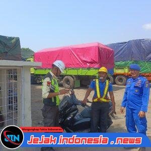 Satpolairud Polresta Banyuwangi Intensifkan Patroli Dialogis, Ingatkan Keselamatan dan Kewaspadaan di Pelabuhan Tanjung Wangi