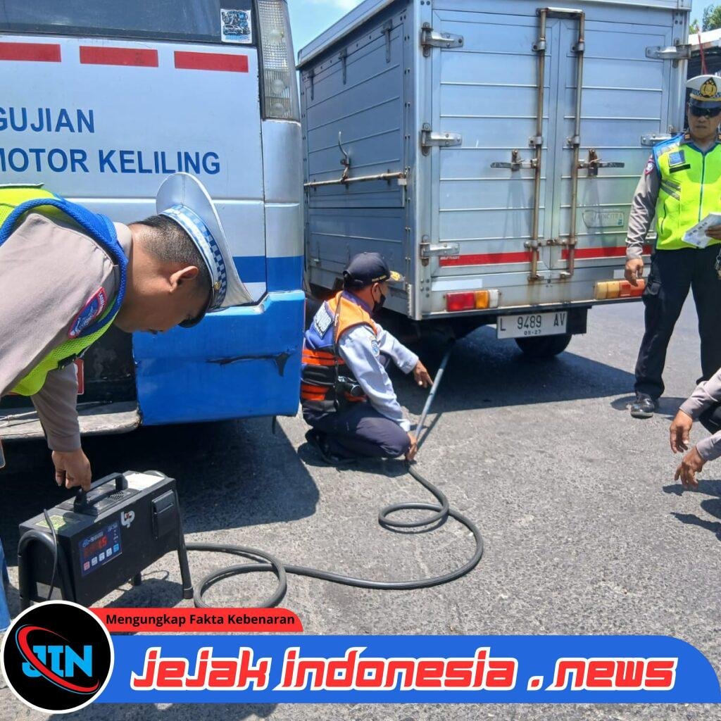 *Polres Pelabuhan Tanjung Perak Tingkatkan Kepatuhan dan Tekan Polusi melalui Operasi Gabungan*