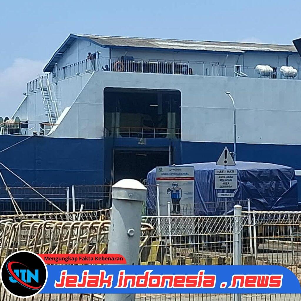 Antrean Berjam-jam di Pelabuhan Tanjungwangi, Kapal Perbantuan Port Line Disorot