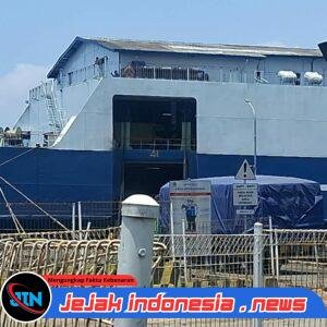 Antrean Berjam-jam di Pelabuhan Tanjungwangi, Kapal Perbantuan Port Line Disorot