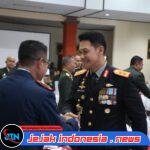 Wujud Soliditas TNI-Polri, Kapolda Bali Serahkan Potongan Tumpeng Saat HUT TNI ke-81