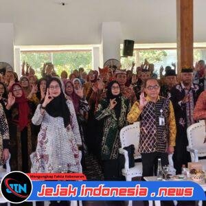 Bupati Ipuk Luncurkan Teman Lansia, Pastikan Warga Senior Rentan Tak Luput dari Layanan