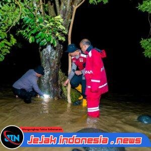 Respons Cepat Tangani Banjir Padang, Polri Kerahkan Personel dan Dirikan Posko Kesehatan