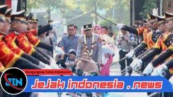 *Disambut Pedang Pora dan Atraksi Budaya, Irjen Pol Dekananto Eko Purwono Resmi Pimpin Polda Jatim*