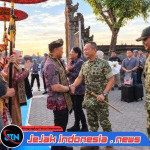 *Tiba di Bali, Kapolda Irjen Pol. Dr. Pasma Royce, S.I.K., M.H. Disambut Tari Pendet*