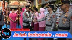 Tradisi Penyambutan Kapolda Bali Baru di Mako Polda Bali Berlangsung Khidmat