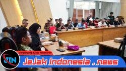 Berlangsung Gayeng, Bupati Ipuk dan Sopir Truk Bahas Solusi Kemacetan Pelabuhan Ketapang