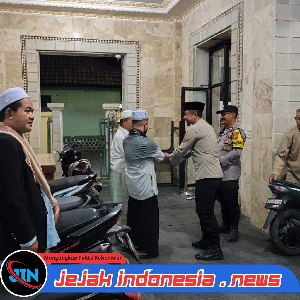 Kapolsek Gianyar Sampaikan Imbauan Pencegahan Bullying saat Subuh Keliling di Masjid Agung Al-A’la