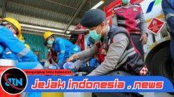 *Di Tengah Antrean BBM, Personel Polda Bali Kawal Distribusi dari Terminal Sanggaran hingga SPBU*