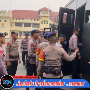 *Polri Terus Perkuat Penanganan Karhutla, Tambahan Personel Brimob Dikirim dari Luar Daerah*