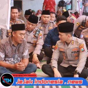 *Kapolres Probolinggo Kota Takziah ke Rumah Korban Karhutla Bromo, Beri Dukungan Moril dan Tali Asih*