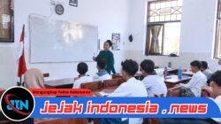 Puluhan Santri Terjun Sekolah-Sekolah dalam “Santri Mengajar”, Bupati Ipuk: Kenalkan Tradisi Pesantren