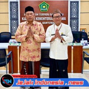 Sambut Hari Santri 2026, Kyai Abdul Kholiq dan Kakankemenag Banyuwangi Pererat Silaturahmi