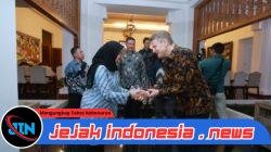 Dubes Australia Terpikat Banyuwangi, Penasaran dengan Blue Fire Kawah Ijen