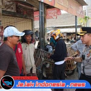*Polisi Bersama Masyarakat : Kapolresta Sumenep Blusukan di Pasar Anom Serap Aspirasi dan Perkuat Kamtibmas*