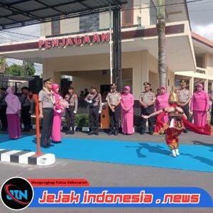 Pedang Pora dan Tari Gandrung Warnai Sertijab Kapolresta Banyuwangi, Kombes Pol. Muharman Arta Resmi Gantikan Kombes Pol. Dr. Rofiq Ripto Himawan