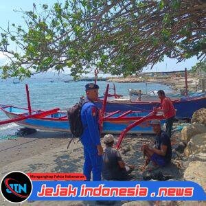 SATPOLAIRUD POLRESTA BANYUWANGI GELAR BINLUH DAN PATROLI DIALOGIS DI PESISIR PANTAI MENENG, INGATKAN KESELAMATAN NELAYAN