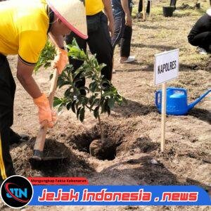 *Polres Kediri Tanam Puluhan Bibit Pohon Dukung Kelestarian Alam Wujudkan Program Green Policing Kapolri*
