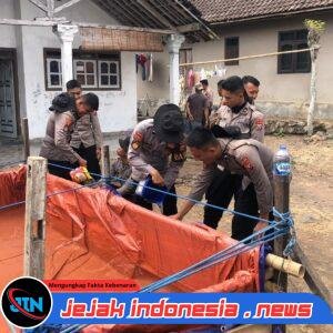 *Semangat ‘Polisi Bersama Masyarakat: Polda Jatim Dirikan Posko Karhutla dan Distribusikan Air Bersih di Pasuruan*