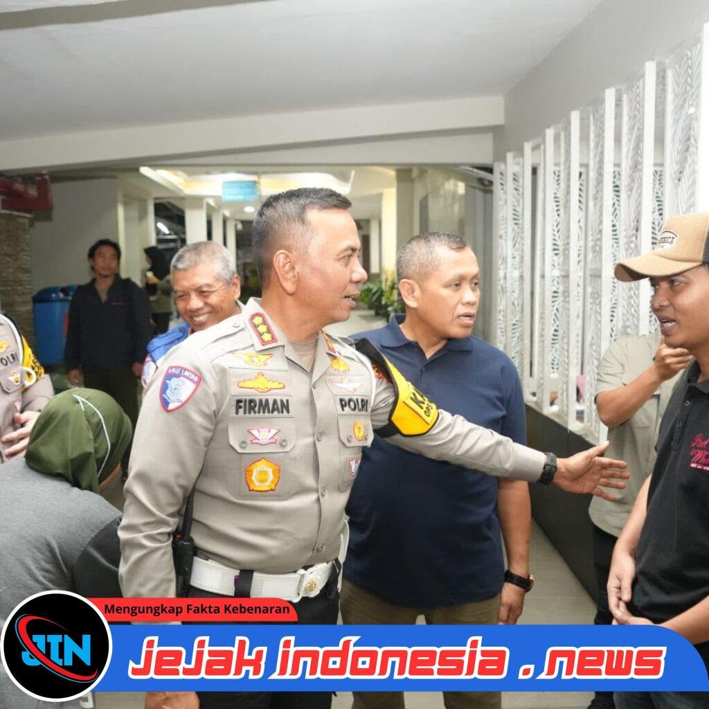*Polri Jenguk Korban Kecelakaan Ojol di Blok M, Pastikan Penanganan Medis hingga Sembuh*