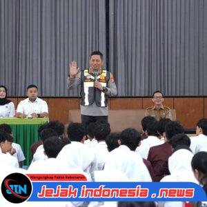 *Polisi Jogo Sekolah : Polresta Malang Kota Edukasi Pelajar Bentengi Generasi Muda dari Narkoba dan Bullying*