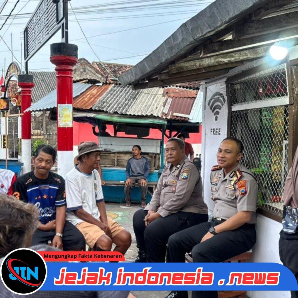 *Polisi Bersama Masyarakat, Kapolresta Banyuwangi Perkuat Silaturahmi Bersama Pengayuh Becak*
