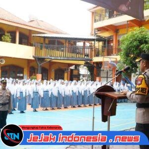 *POLINDIK : Polres Kediri Perkuat Pendidikan Karakter Pelajar Cegah Hoaks dan Kenakalan Remaja*