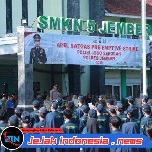 *Polisi Jogo Sekolah: Langkah Preventif Polres Jember Siapkan Pelajar Menuju Generasi Emas 2045*